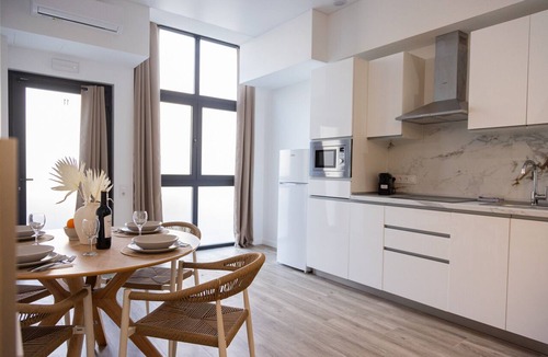 Safranar Apartment | Valencia Urban Suite IX | 4 Guests | A/C & Wi-Fi | Near the City Center