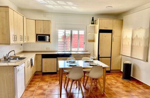 Canadas de San Pedro Ski Chalet | Villa Alegría | La Atalaya, El Cobijo, and El Encuentro