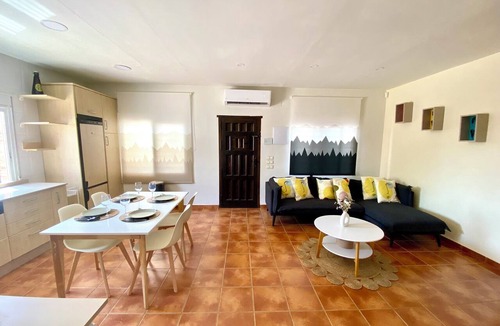Canadas de San Pedro Ski Chalet | Villa Alegría | La Atalaya, El Cobijo, and El Encuentro