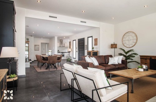 La Empedrola Villa | Villa CABALLITO DE MAR by Abahana Villas