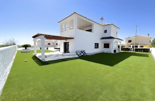 Caserio Los Tarquinos Villa | Villa 'Casa Ametza' with Sea View, Wi-Fi, and Air Conditioning