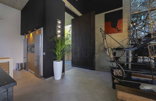 San Sebastian Villa | Villa de diseño con piscina, sauna, Txoko Vasco y garaje para 5 coches