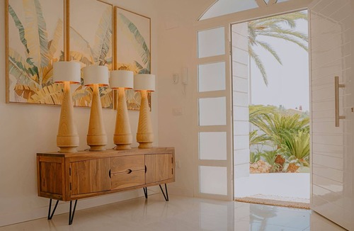 Playa de Almarda Ski Chalet | Villa de Lujo de 7 Hab. 470 M2.con Piscina. Parcela de 1,000 m2. Playa Corinto