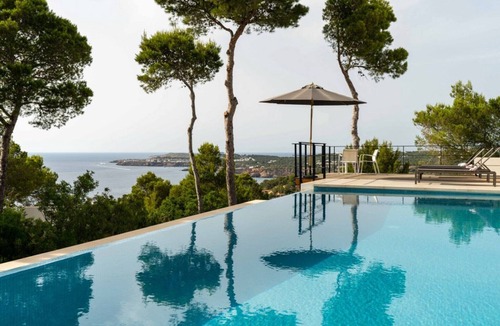 Sant Josep de sa Talaia Villa | Villa 'Molí' with Sea Views, Wi-Fi, and Air Conditioning