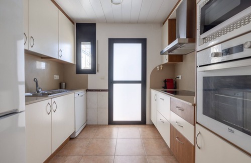 Les Tres Cales Villa | Villa 'Nice House' with Mountain View, Wi-Fi and Air Conditioning