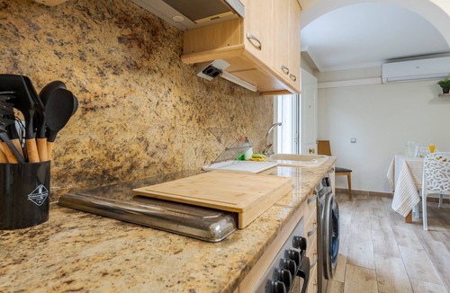Salou Villa | Villa 'Oasis Salou Pool Beach and Bbq' with Sea View, Wi-Fi and Air Conditioning