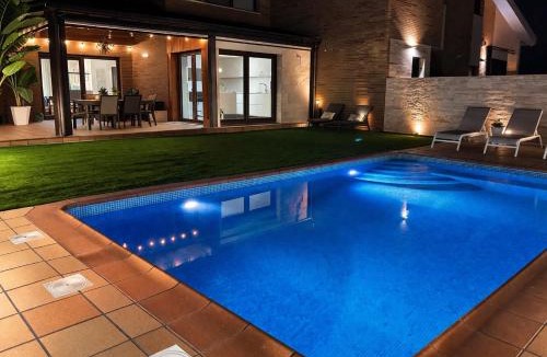 Vilanova I la Geltru Villa | Villa Preciosa con picina cerca de la playa