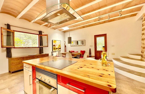 Sant Josep de sa Talaia Villa | Villa 'Saljub De Can Sergent' with Mountain View, Wi-Fi and Air Conditioning
