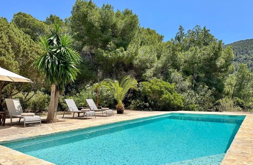 Sant Josep de sa Talaia Villa | Villa 'Saljub De Can Sergent' with Mountain View, Wi-Fi and Air Conditioning