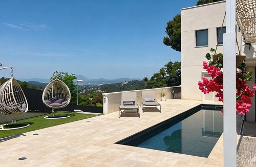 Sarria-Sant Gervasi Villa | Villa Sunset Amaizing Villa in Barcelona. View Ourdoor Areas Calm area