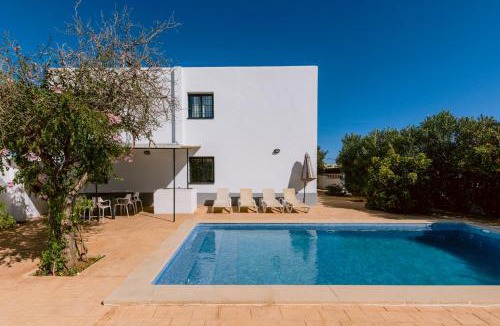 Sant Jordi de Ses Salines Villa | Villa Torres 10 minute walk from Playa den Bossa