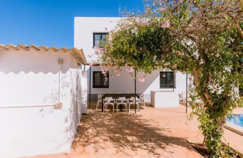 Sant Jordi de Ses Salines Villa | Villa Torres 10 minute walk from Playa den Bossa