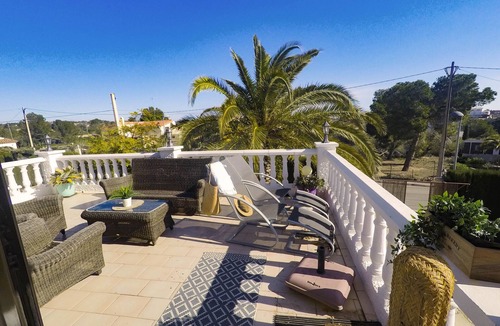 L'Ampolla Ski Chalet | Villa with private pool and sea views