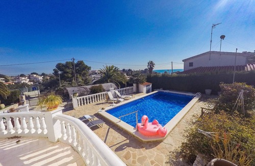 L'Ampolla Ski Chalet | Villa with private pool and sea views