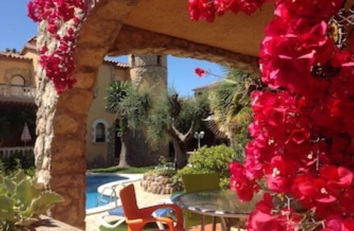 Mont-roig Bahia House | Villas Isla Romantica with a beautiful garden, communal pool, Beach 120 m