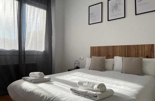 Zaragoza Old Town Apartment | VTZ El Balcón a la Basílica II - vistas inmejorables a la Basílica del Pilar!