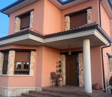 Campillo de Aranda House | VUT Casa Rural El Besito