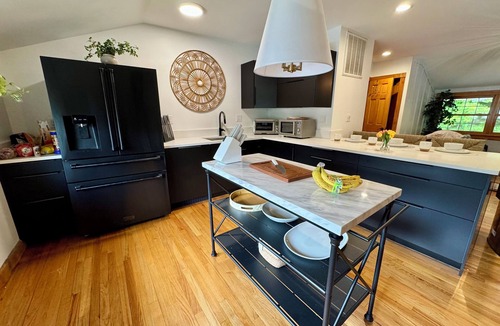 Saugerties South House | Where Esopus Creek Meets the Hudson | Sauna Hot Tub Private Dock