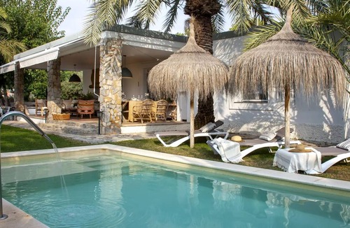 Elche House | Wishome—Beautiful house with a garden and private pool in Elche, Alicante