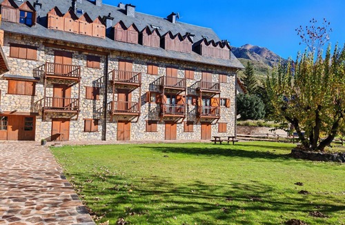 Pla de l'Ermita Apartment | Wohnung mit Garten Isard 1 Vall de Boí by Interhome
