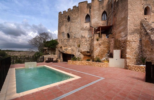 El Catllar House | Wonderful private villa for 20 people with WIFI, private pool, TV, pets allowed and panoramic view