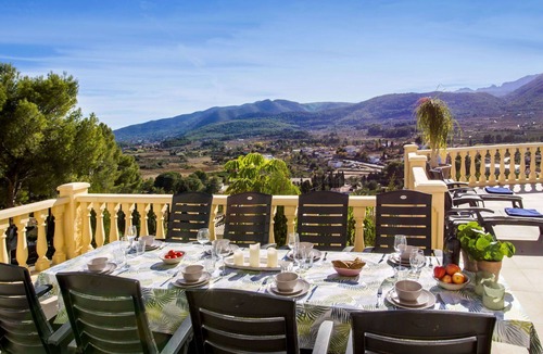 Alcalali Villa | Wonderful private villa with private pool, A/C, WIFI, TV, patio, pets allowed and panoramic view