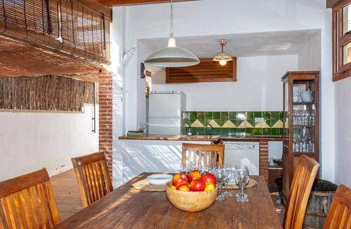 Vidreres House | Wonderful villa for 8 guests with WIFI, private pool, TV, patio and pets allowed