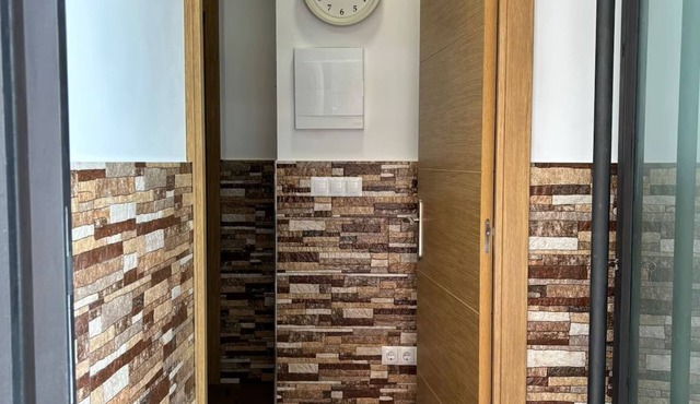 1 ROOM LOVE ADAPTED
