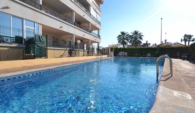 2 Bedroom Apartment with pool and beach