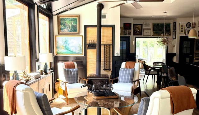 3BR Hamptons Escape: Private Pool & Tennis, Modern Interior. 10 mins to Dune Rd. in Flanders
