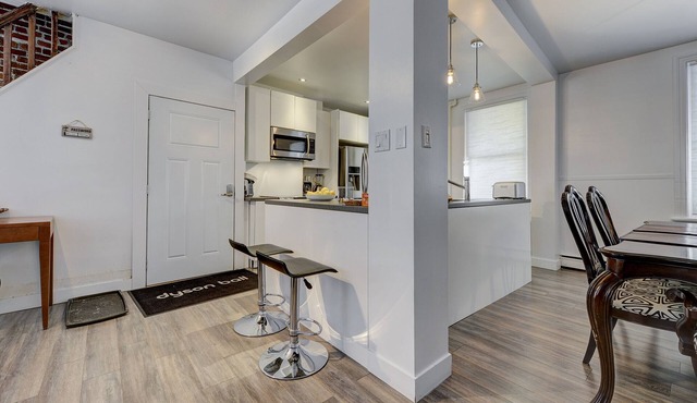 5 Bedrooms Location & 10 Minutes Walk To Old Quebec in Québec