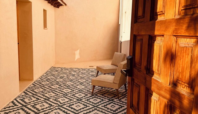 A beautiful 19th-century farmhouse just 10 minutes from the best of Alicante