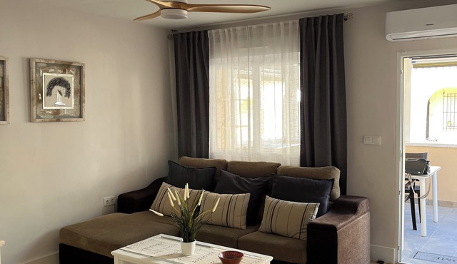 Air-conditioned Spanish house with terrace