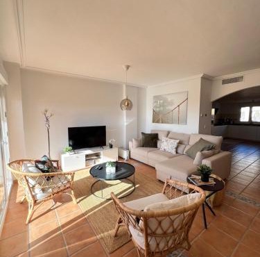 Amazing Casa Sienna, with a shared pool