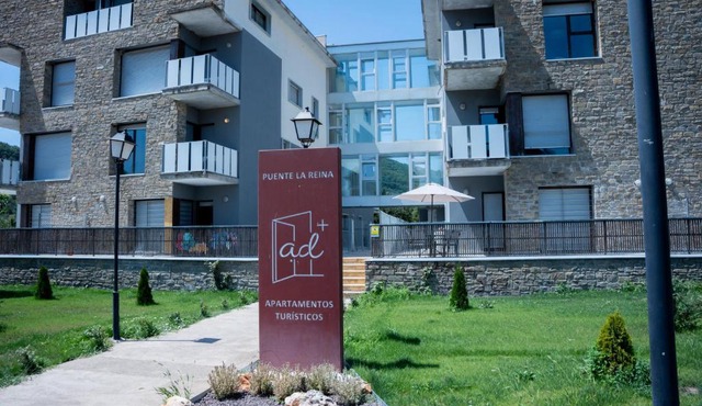 Apartamentos turisticos Puente la Reina de Jaca