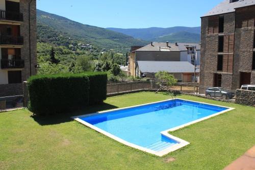 Apartamento dúplex en Sort con piscina in Sort