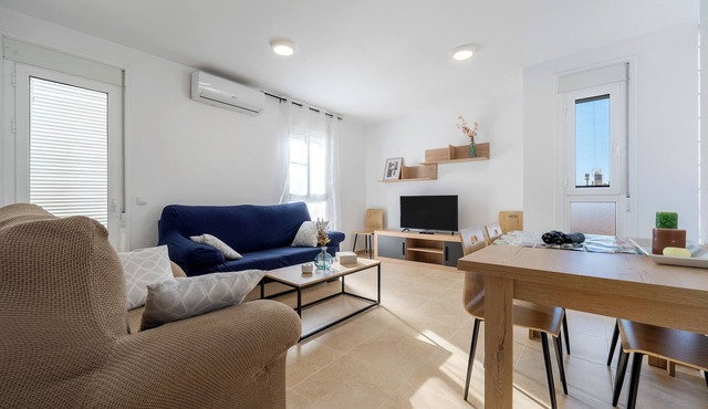 Apartment 'Els Pilanets' with Wi-Fi and Air Conditioning
