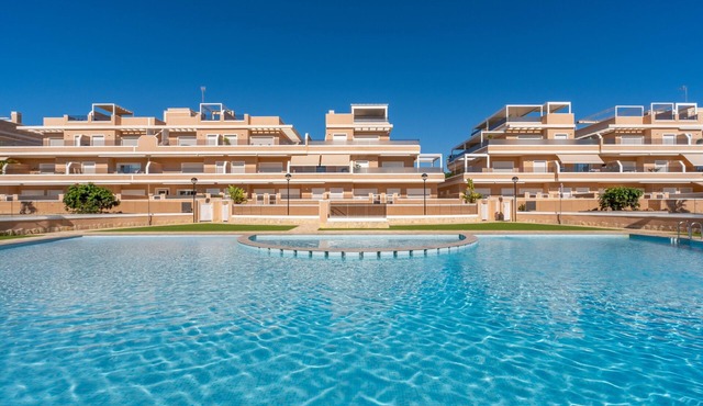 Apartment '2' with Shared Pool, Private Terrace and Wi-Fi