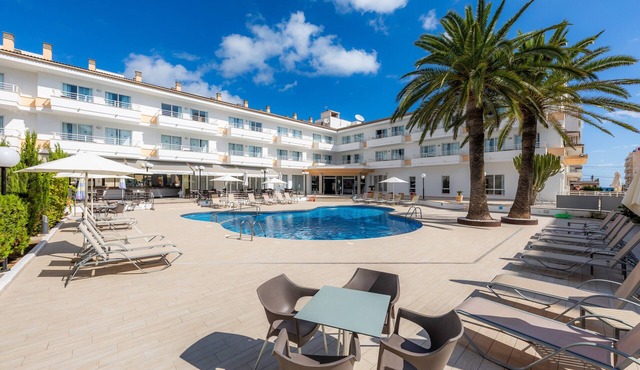 Apartment Hotel Maracaibo with Pool, Wi-Fi & Terrace