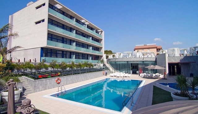 Apartment in Costa Dorada near the Beach