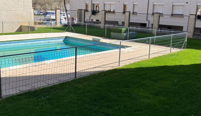 Apartment in Jaca with parking - 4 guests