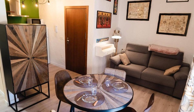 Apartment 'La Morada De La Cerveza Superior' with Balcony, Wi-Fi and Air Conditioning