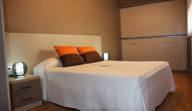 Apartment 'Miralrio 1' with Wi-Fi and Air Conditioning