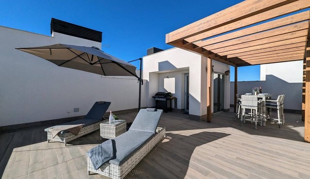 Apartment 'Penthouse Neuf Orihuela' with Sea View, Wi-Fi and Air Conditioning