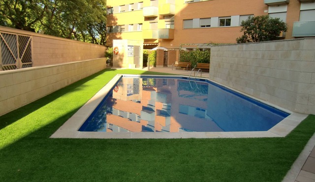 Apartment with pool, terraces near the sea and the city