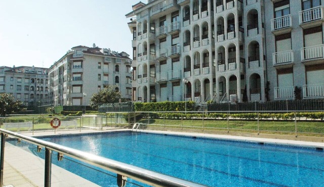 Apto céntrico con piscina - Residencial Cilla 6022