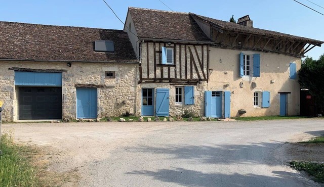 Authentic, renovated 3-bedroom house in the Périgord region in Plaisance