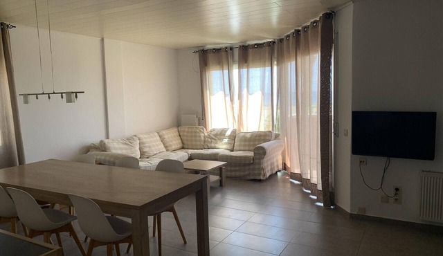 Beachfront Apartment with Sea View, 3 BR, A/C, Pool & Parking - Torredembarra
