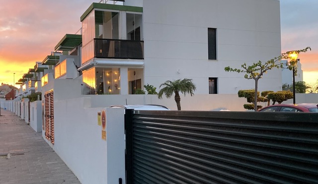 Bungalow with pool and BBQ -600m to the beach