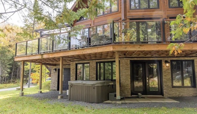 Access to Lake Walfred - Spa - Monsoon Club in Sainte-Marguerite-du-Lac-Masson